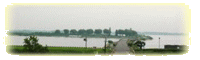 渡良瀬遊水地の眺望。手前は渡良瀬第一貯水池(谷中湖)。